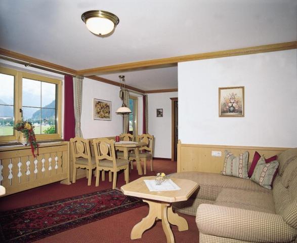 Hotel-Garni Almhof Mayrhofen Exterior photo